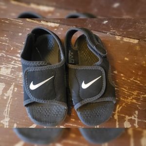 Nike toddler sandals